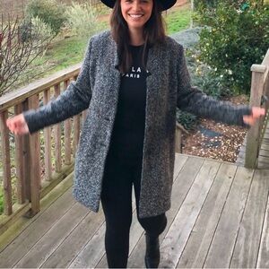 Barely used M Old Navy Coat White/Grey